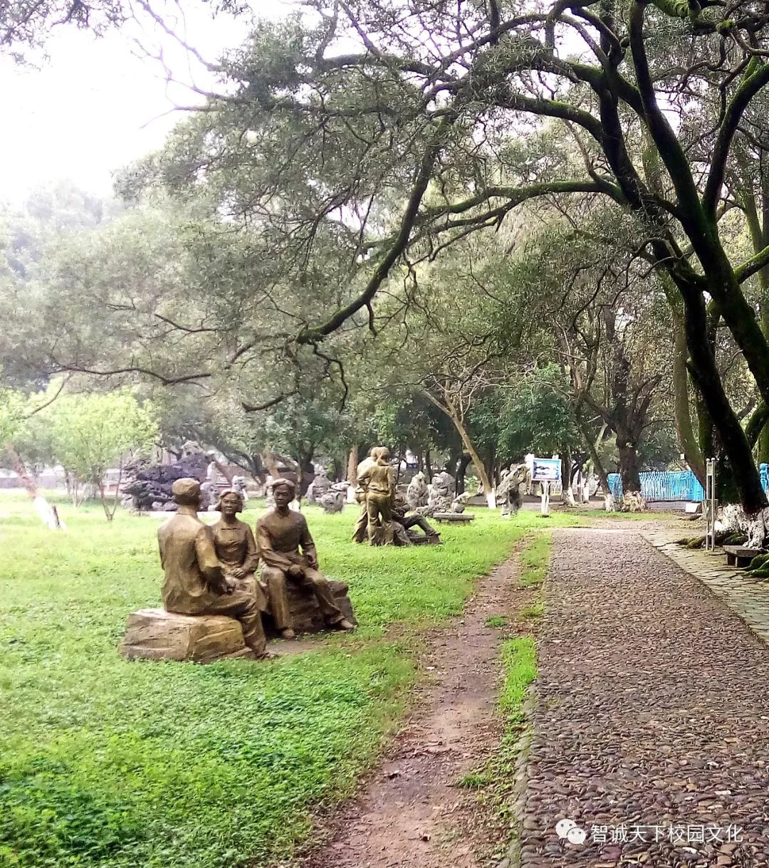 贺州中学校园文化雕塑作品